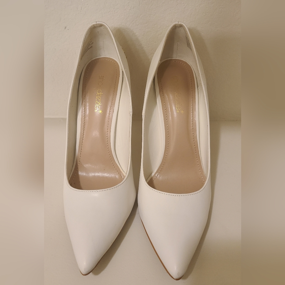 Shoe Dazzle White Heels with Gold Accents - Picture 2 of 7
